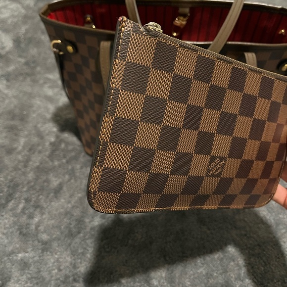 Louis Vuitton ♥️ - Picture 10 of 15